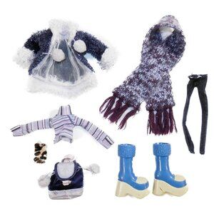 Vtg 2003 Bratz Wintertime Wonderland Dana Purple Stripe Top Snowboots Scarf Coat